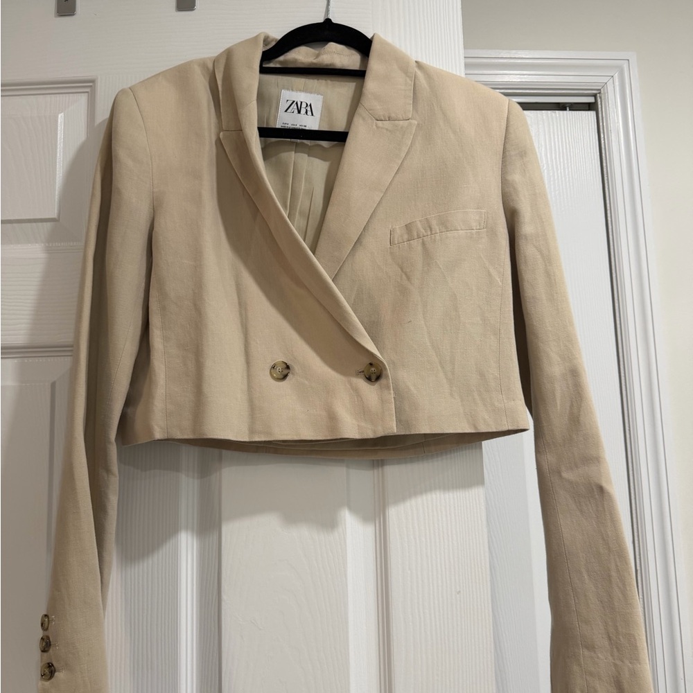 Zara Women's Beige Cropped Blazer